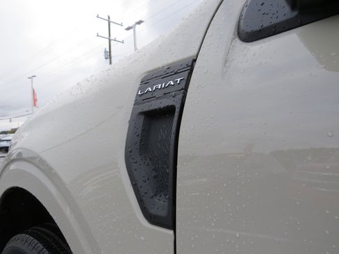 Used 2024 Ford Maverick Lariat image 14