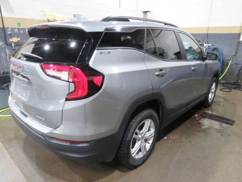 Used 2024 GMC Terrain SLE w/ Driver Convenience Package AWD/4WD image 6
