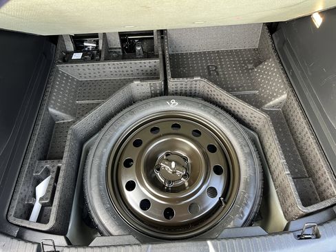 Used 2024 Ford Edge SEL w/ Convenience Package image 48