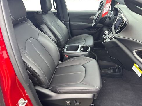 New 2026 Chrysler Pacifica Select image 20
