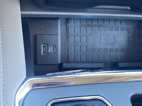 Used 2021 Ford Expedition XLT image 27