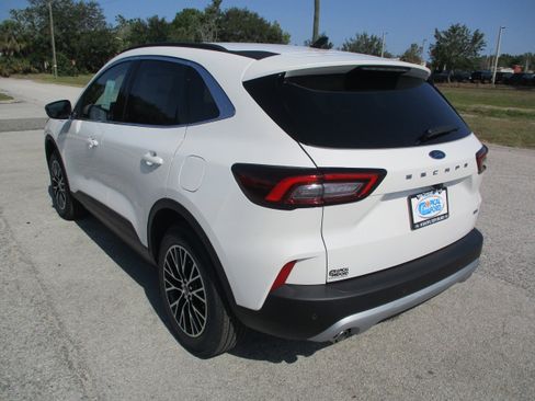 New 2025 Ford Escape Plug-in Hybrid image 5