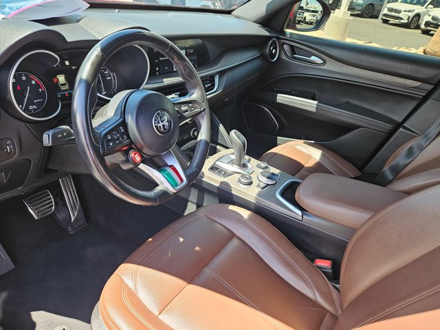 Used 2022 Alfa Romeo Stelvio Ti w/ Active Assist Plus Package AWD/4WD image 10