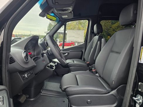 New 2025 Mercedes-Benz Sprinter 2500 image 21