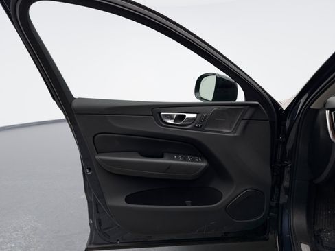 Used 2023 Volvo XC60 T8 Plus w/ Climate Package image 9