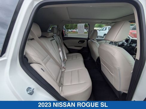 Used 2023 Nissan Rogue SL AWD/4WD image 35