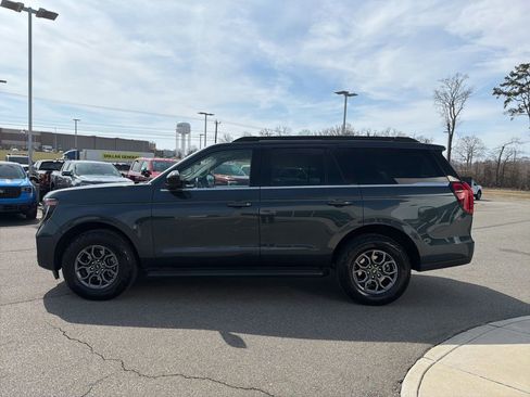 Certified 2025 Ford Expedition Active image 6