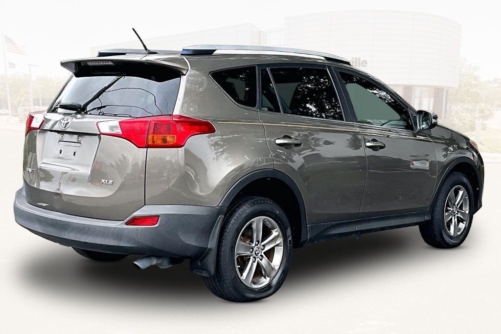 Used 2015 Toyota RAV4 XLE FWD image 6