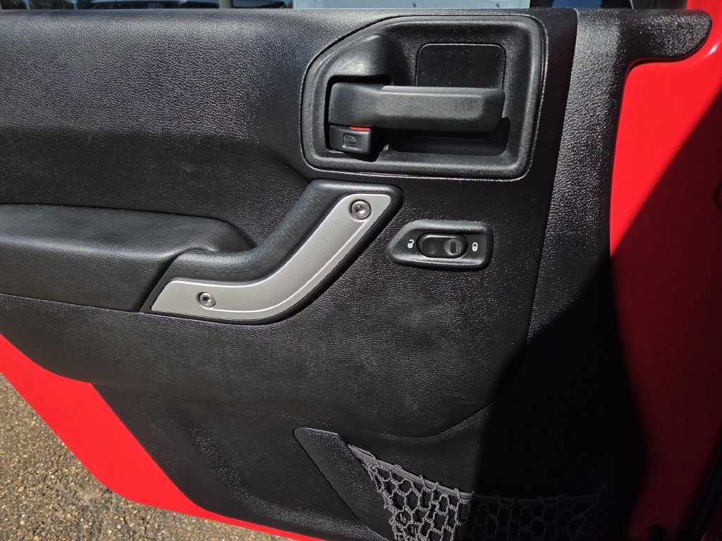 Used 2013 Jeep Wrangler Rubicon w/ PWR Convenience Group AWD/4WD image 10