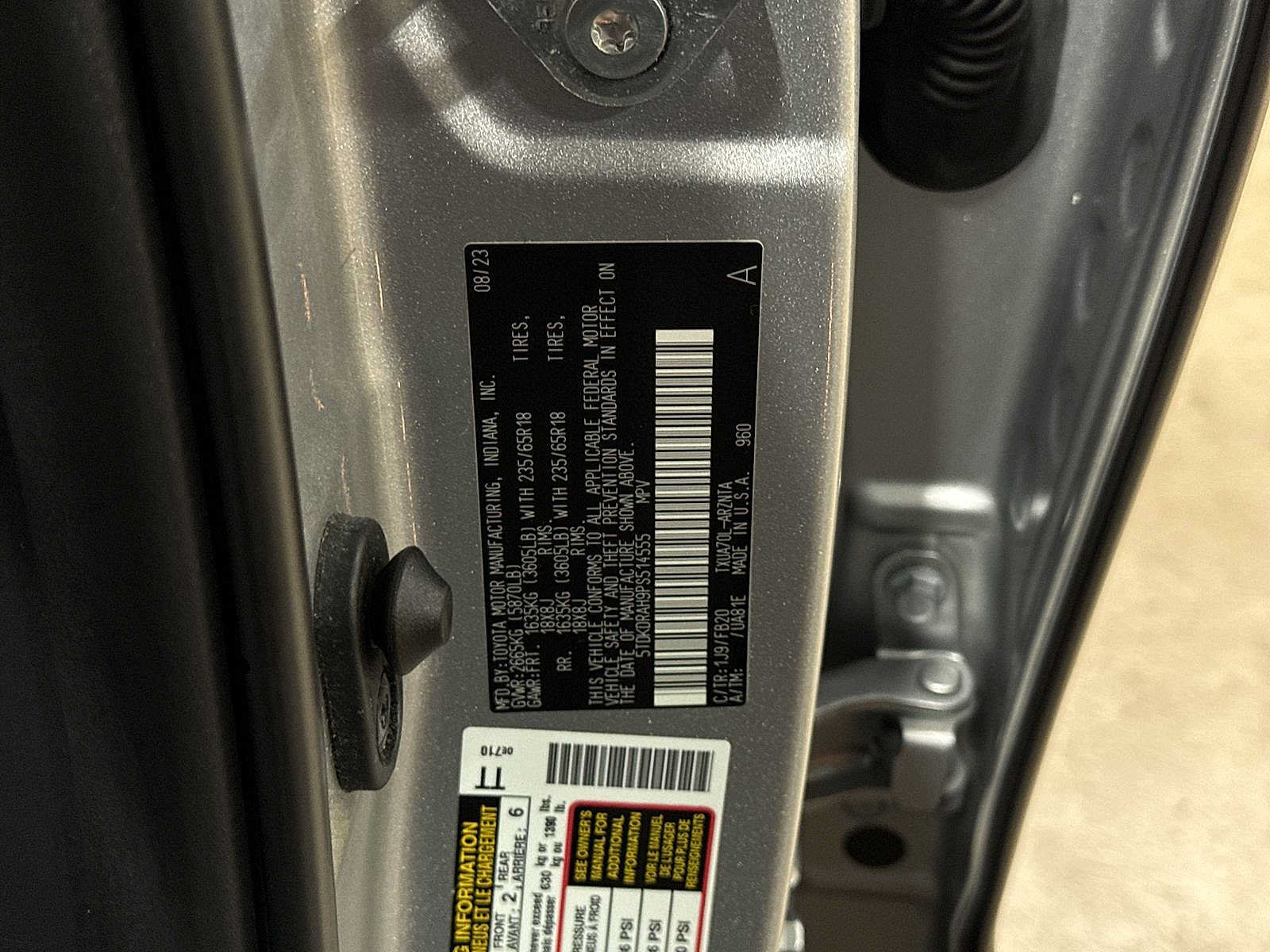 Used 2023 Toyota Highlander LE FWD image 14