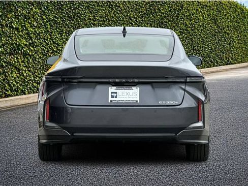 New 2026 Lexus ES 350e FWD image 6
