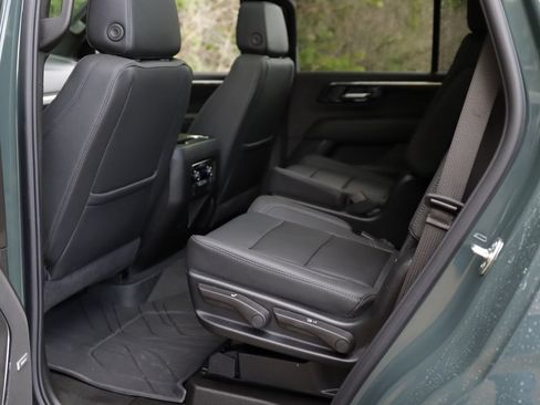 Used 2026 Chevrolet Tahoe Z71 w/ Comfort Package AWD/4WD image 31