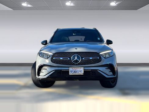 Used 2025 Mercedes-Benz GLC 350e 4MATIC image 4
