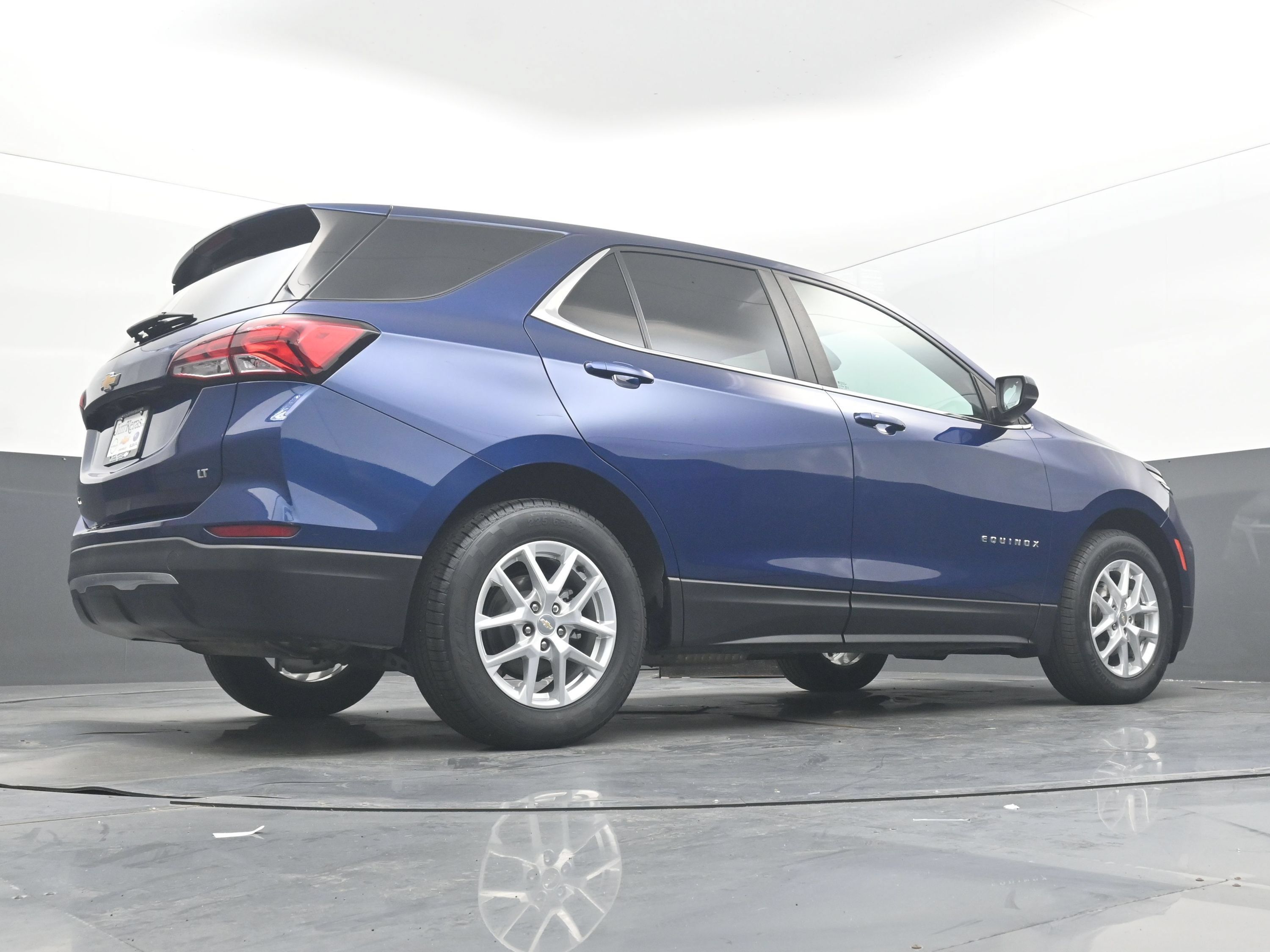 Used 2023 Chevrolet Equinox LT FWD image 29