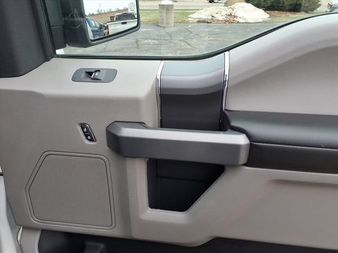 Used 2018 Ford F150 XLT w/ Equipment Group 302A Luxury image 13