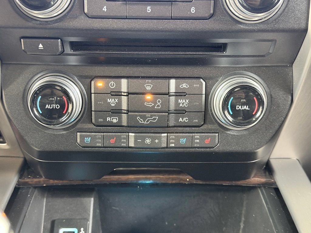 Used 2017 Ford F150 Platinum w/ Equipment Group 701A Luxury AWD/4WD image 55