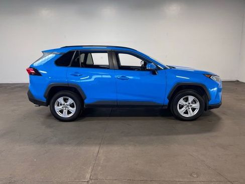 Used 2019 Toyota RAV4 XLE image 2