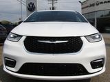 New 2026 Chrysler Pacifica Select image 2