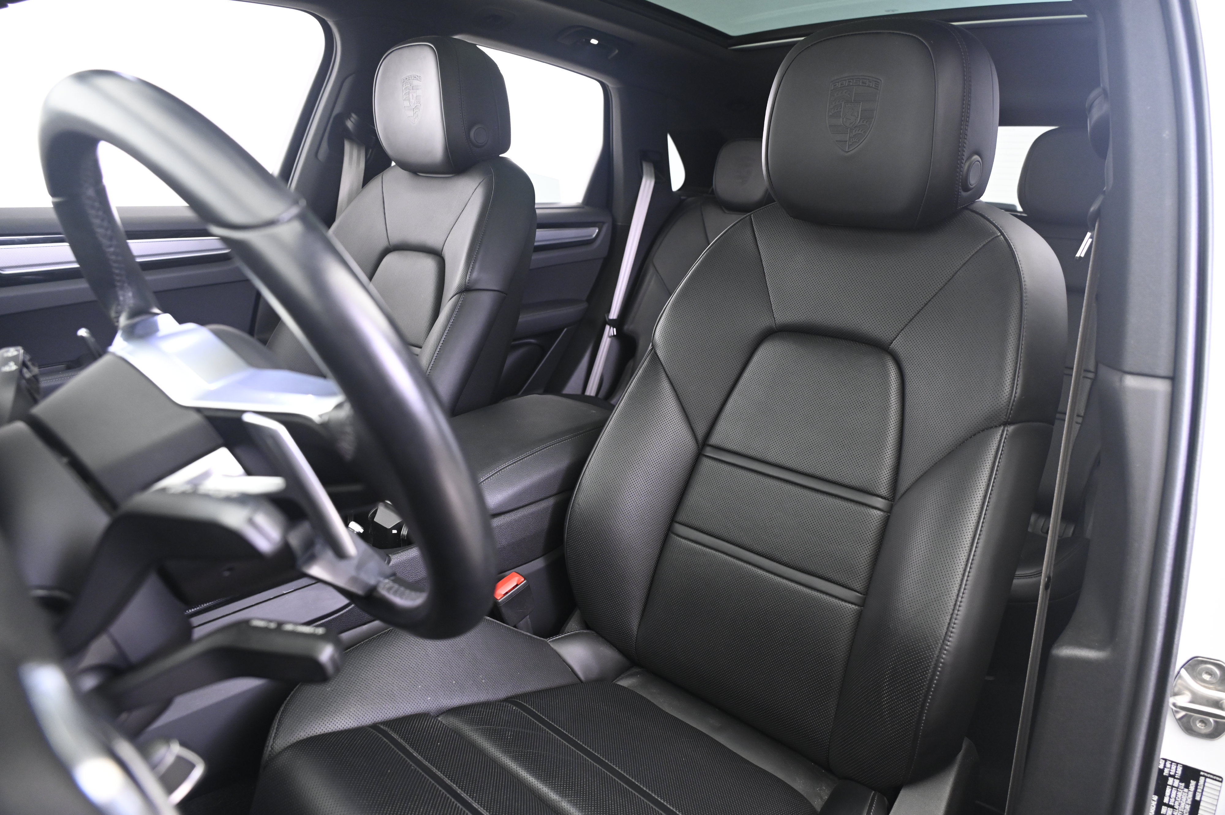 Certified 2022 Porsche Cayenne Platinum Edition AWD/4WD image 30