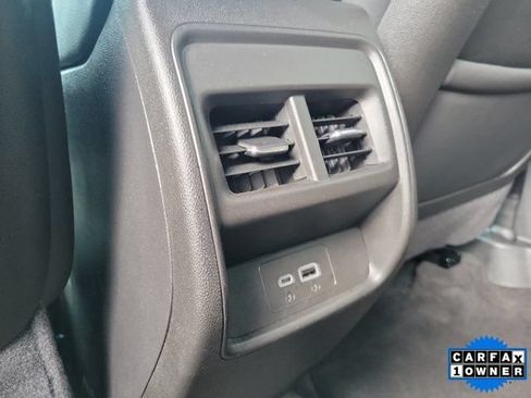 Used 2025 Cadillac XT4 Premium Luxury FWD image 11