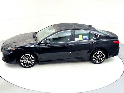 New 2026 Toyota Camry XLE image 11