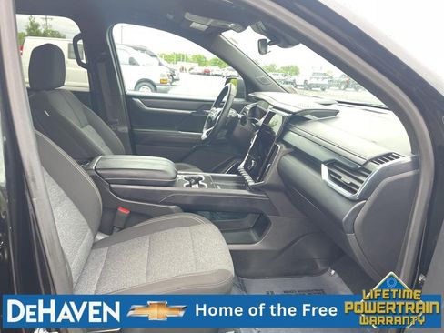 Used 2025 GMC Acadia Elevation FWD image 27