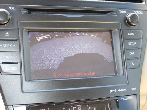 Used 2014 Toyota Prius V Three image 17