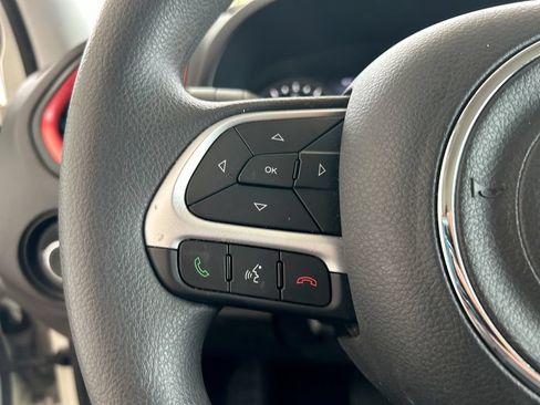 Used 2023 Jeep Renegade Latitude AWD/4WD image 16