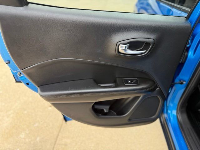 Used 2019 Jeep Compass Latitude AWD/4WD image 19