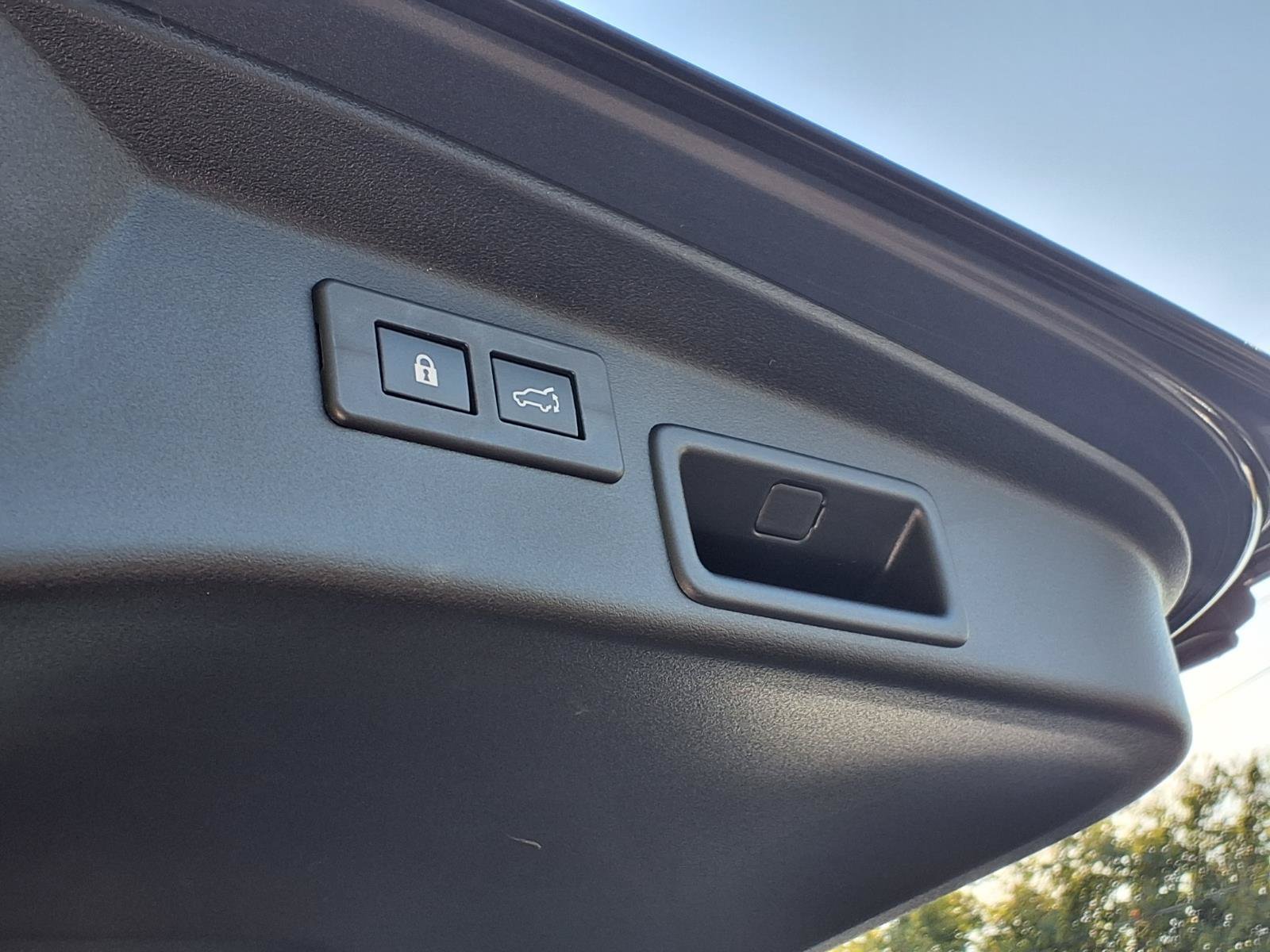Certified 2026 Subaru Outback Premium AWD/4WD image 31