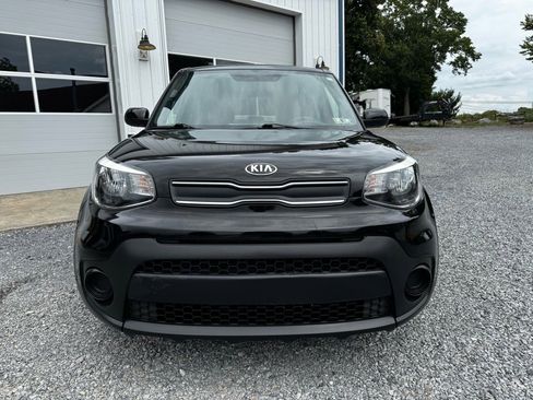 Used 2017 Kia Soul Base w/ Convenience Package image 2