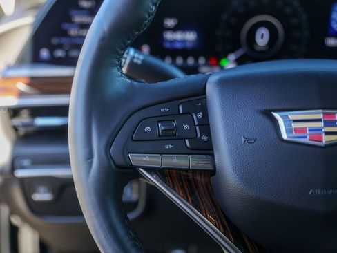 Used 2022 Cadillac Escalade Premium Luxury image 14