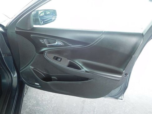 Used 2018 Chevrolet Malibu LT w/ Leather Package image 17