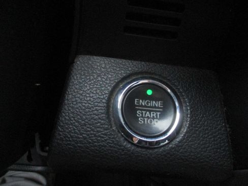 Used 2016 Ford F150 Platinum w/ Equipment Group 701A Luxury image 12