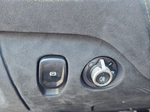 Used 2022 McLaren 720S Performance RWD image 19