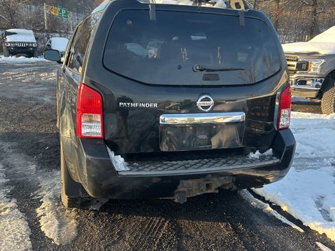 Used 2008 Nissan Pathfinder SE w/ Premium Pkg image 10