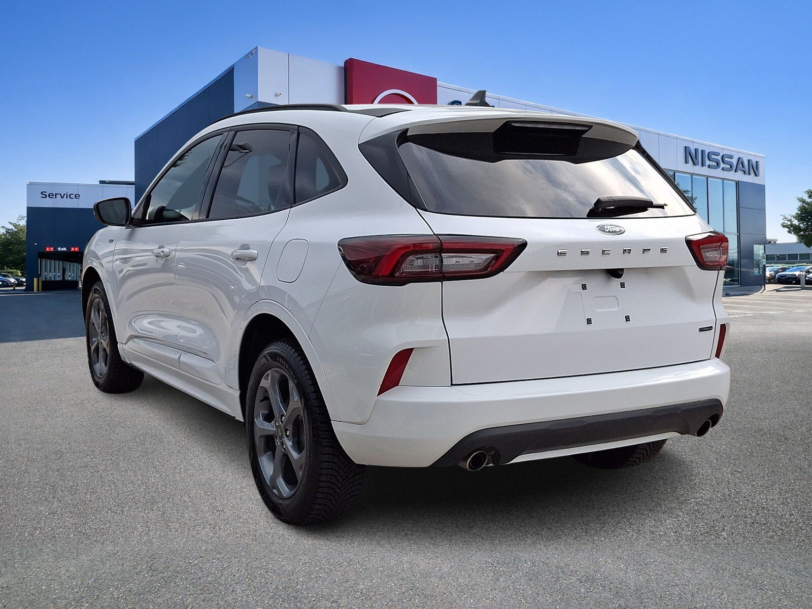 Used 2023 Ford Escape ST-Line Select AWD/4WD image 4