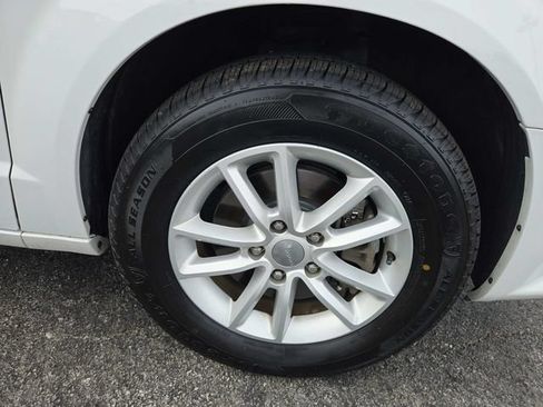 Used 2018 Dodge Grand Caravan SXT FWD image 15