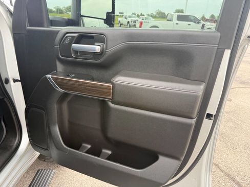 Used 2021 Chevrolet Silverado 2500 LT w/ Convenience Package image 38