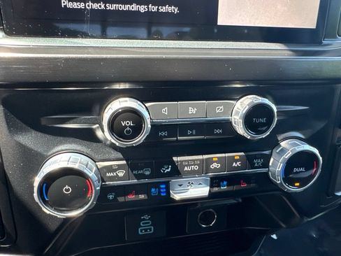 Used 2023 Ford F250 Lariat w/ Chrome Package AWD/4WD image 19