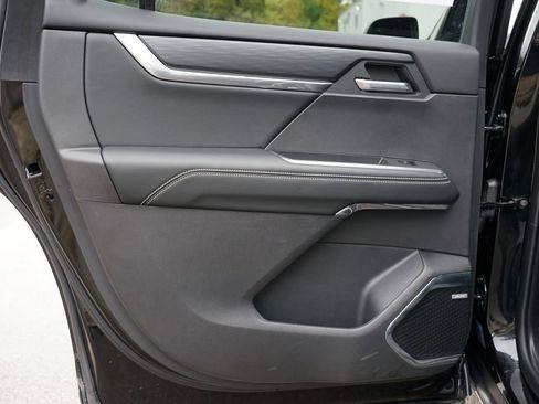 Used 2025 GMC Acadia Elevation image 19