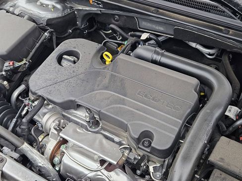 Used 2025 Chevrolet Malibu LS FWD image 36