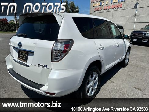 Used 2013 Toyota RAV4 EV FWD image 22