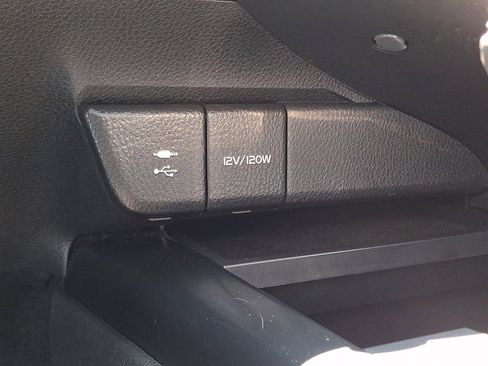Used 2018 Toyota Camry XLE w/ Protection Package (Q2) FWD image 25