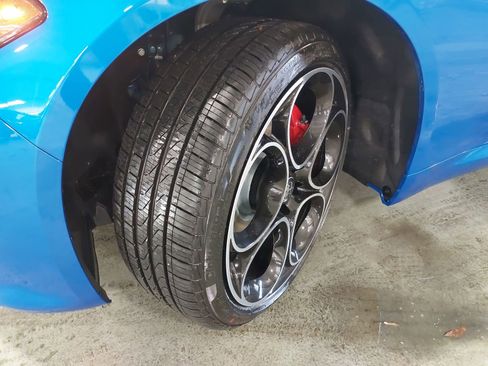 New 2025 Alfa Romeo Giulia AWD w/ Veloce Package AWD image 33