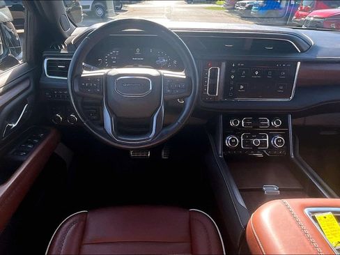 Used 2023 GMC Yukon XL Denali Ultimate AWD/4WD image 5