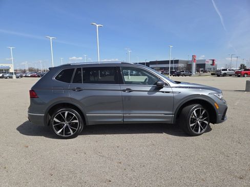 Used 2022 Volkswagen Tiguan SEL R-Line image 21