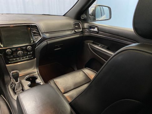 Certified 2020 Jeep Grand Cherokee Overland image 29