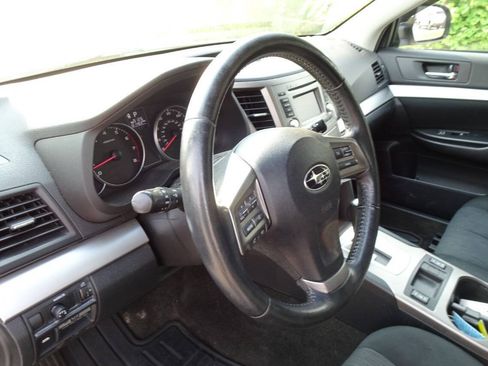 Used 2014 Subaru Outback 2.5i Premium w/ Accessory Value Package (OYX) AWD/4WD image 13