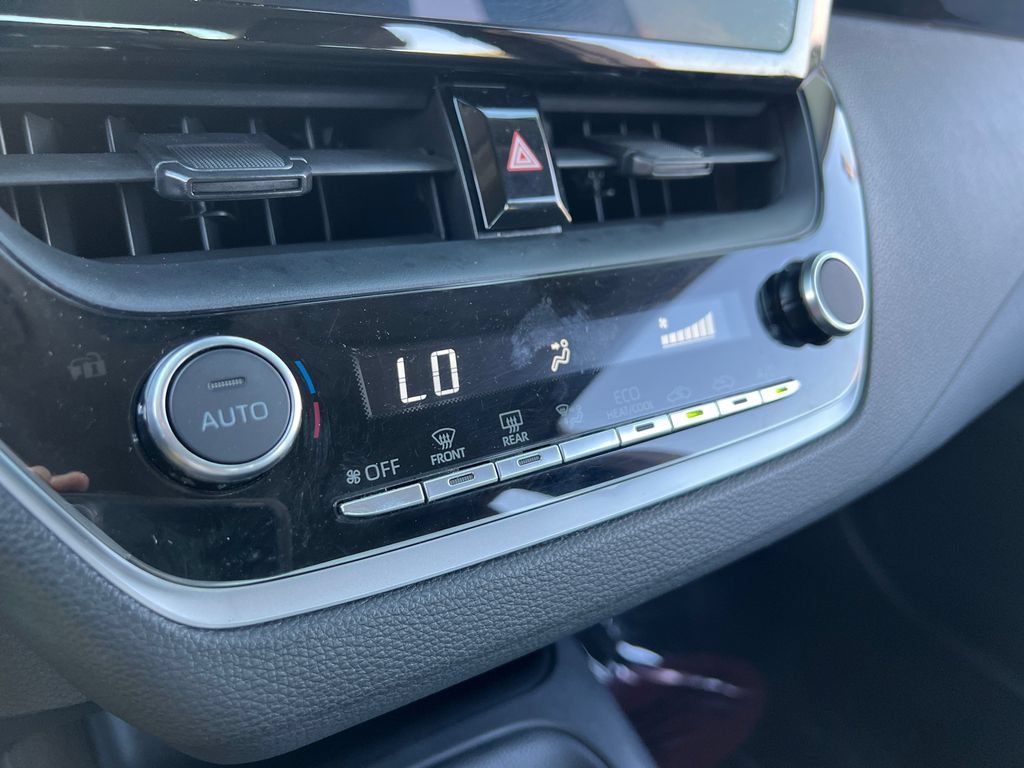 Used 2024 Toyota Corolla LE FWD image 26